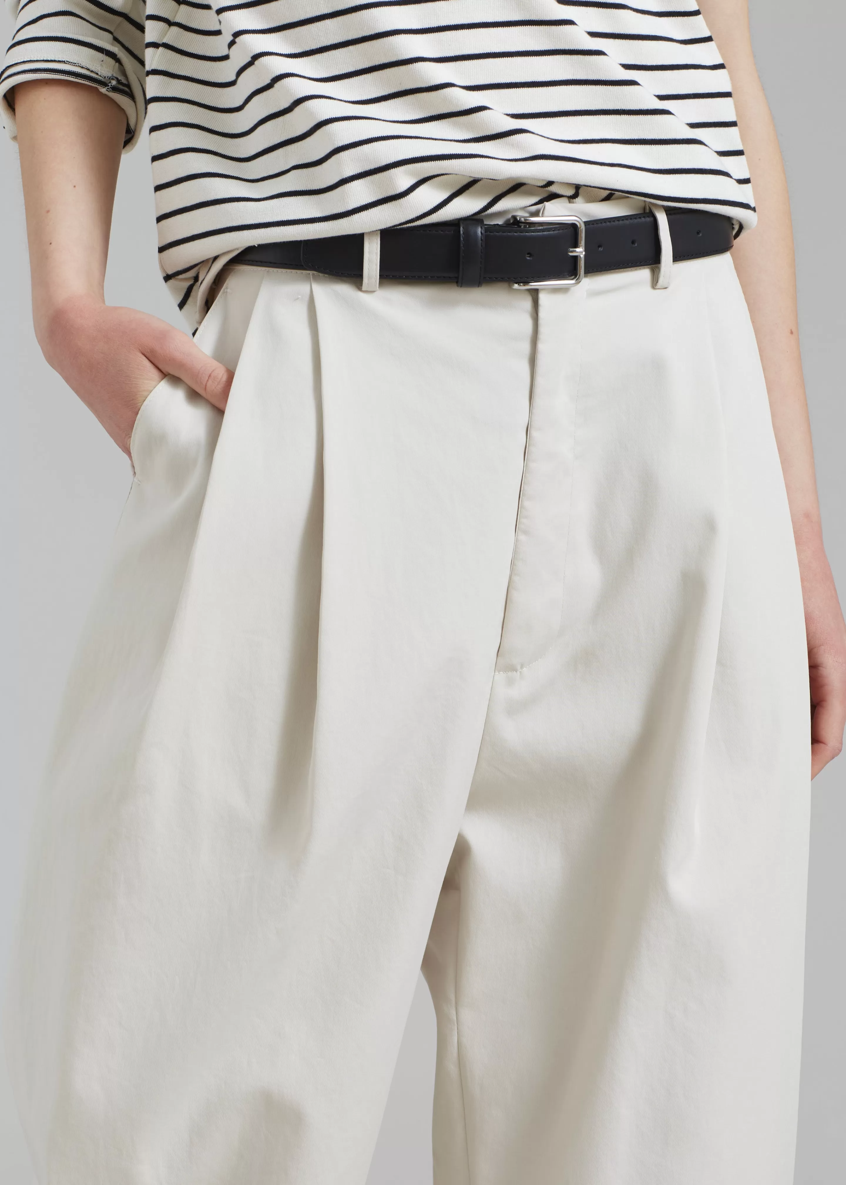 Bottoms | The Frankie Shop Effie Pleated Pants Beige