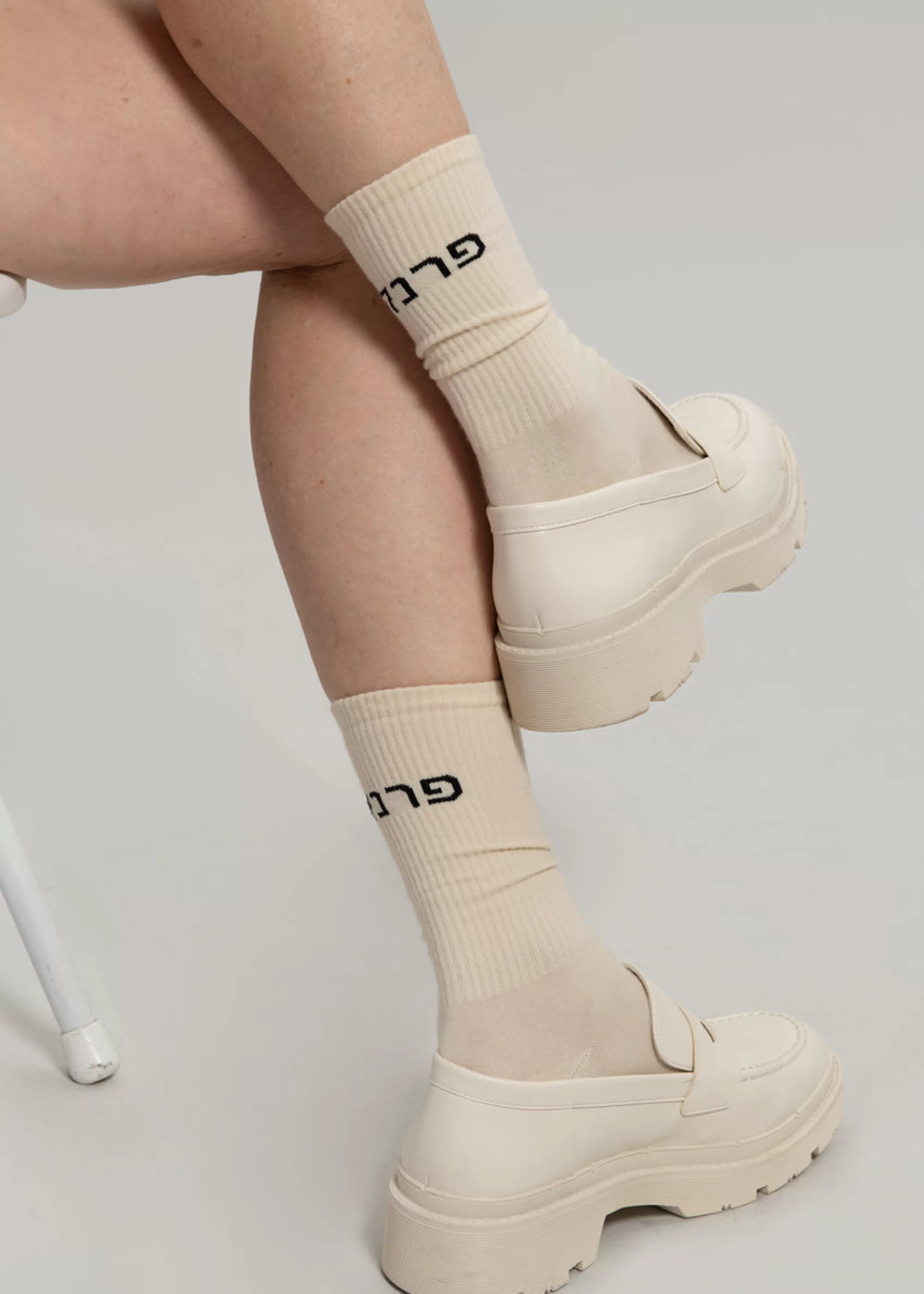 Accessories | The Frankie Shop Frankie In Hebrew Ribbed Socks Vanilla